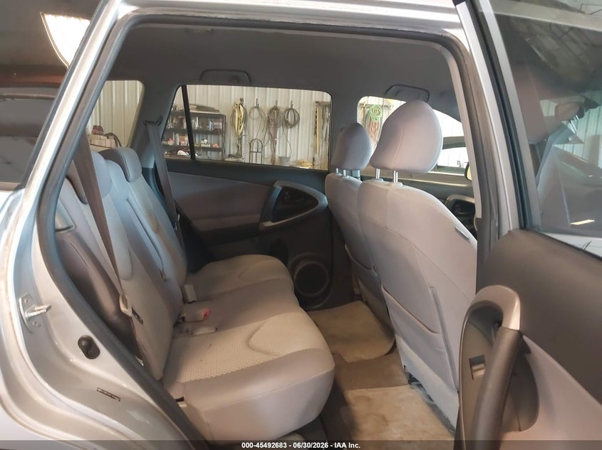 2007 Toyota Rav4 VIN JTMBD33V176046837 IAAI salvage auction — NORMAL WEAR, Clear (Michigan), sold $325 on 2026-07-21 (photo 8)