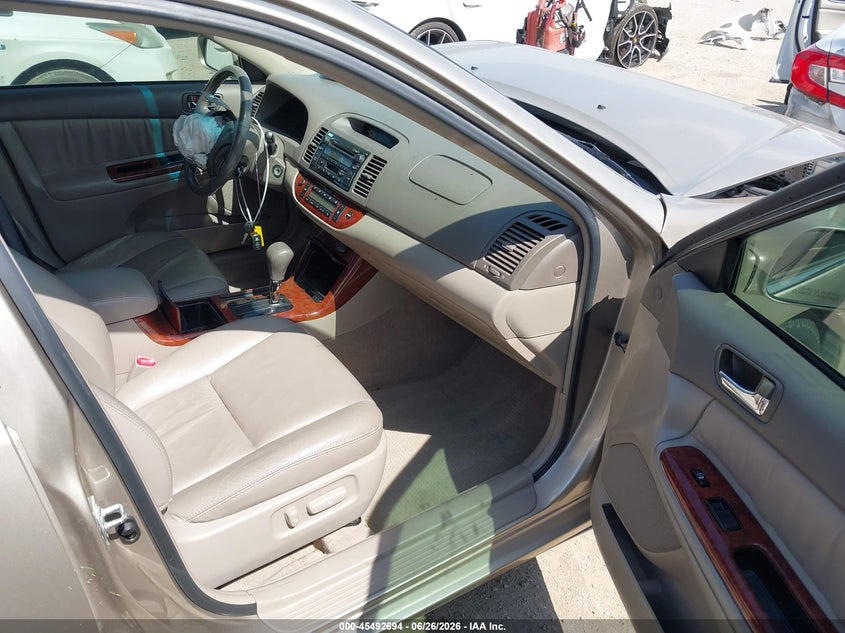 2005 Toyota Camry VIN 4T1BF32K15U095591 IAAI salvage auction — FRONT END, Salvage (Texas), sold $375 on 2026-07-10 (photo 5)