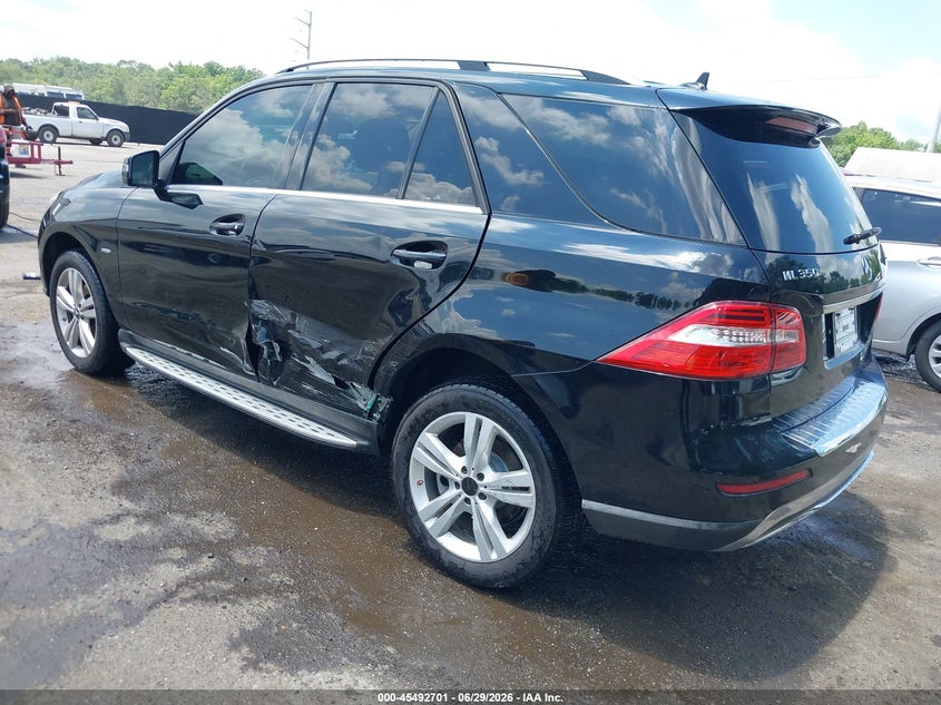 2012 Mercedes-benz M-klasse VIN 4JGDA5HBXCA019327 IAAI salvage auction — SIDE, Salvage Title, sold $3,250 on 2026-07-31 (photo 3)
