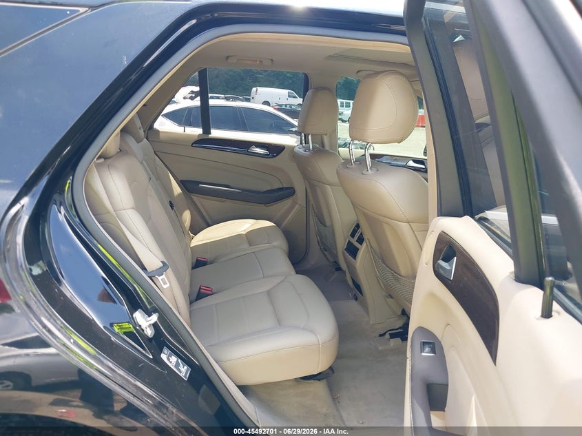 2012 Mercedes-benz M-klasse VIN 4JGDA5HBXCA019327 IAAI salvage auction — SIDE, Salvage Title, sold $3,250 on 2026-07-31 (photo 8)