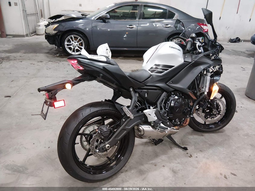 2026 Kawasaki Ninja VIN ML5EXEP16TDAG7415 IAAI salvage auction — FRONT END, Salvage (Idaho), sold $750 on 2026-07-24 (photo 4)