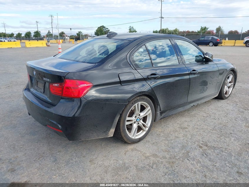 2014 BMW 3er VIN WBA3C1C5XEK115893 IAAI salvage auction — FRONT END, Salvage (California), sold $1,250 on 2026-07-17 (photo 4)