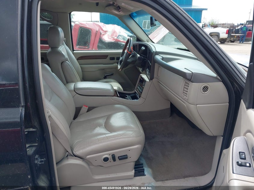 2004 Cadillac Escalade VIN 3GYFK66NX4G141552 IAAI salvage auction — REAR END, Bill Of Sale (Alaska), sold $600 on 2026-07-19 (photo 5)