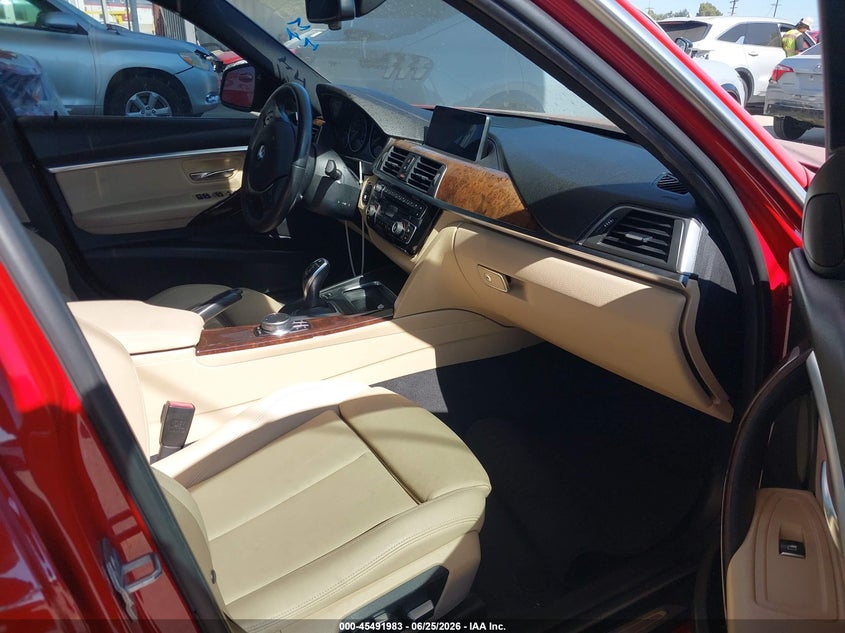 2018 BMW 3er VIN WBA8B9C54JK676933 IAAI salvage auction — RIGHT SIDE, Salvage Title, sold $6,000 on 2026-08-05 (photo 5)
