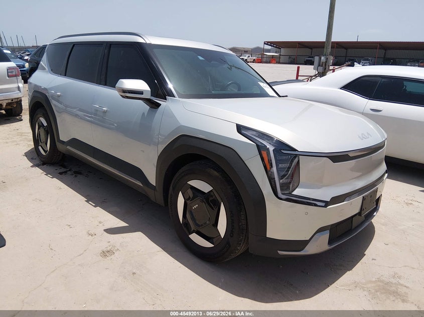 2024 Kia Ev9 VIN KNDAFFS50R6024100 — IAAI salvage auction photo
