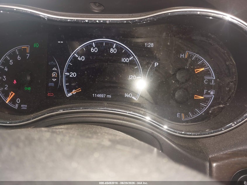 2018 Jeep Grand cherokee VIN 1C4RJFAG0JC373641 IAAI salvage auction — NORMAL WEAR, Sf97 (Michigan), sold $7,075 on 2026-08-11 (photo 7)