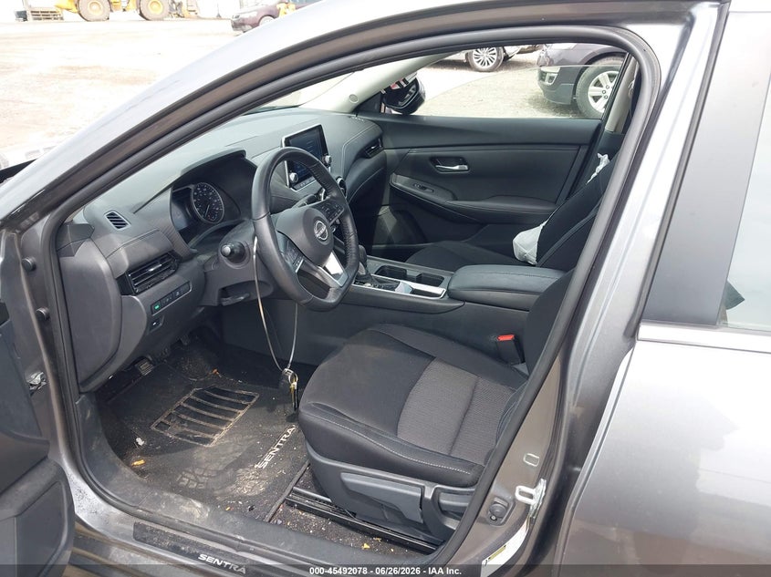 2024 Nissan Sentra VIN 3N1AB8CV7RY346945 IAAI salvage auction — RIGHT SIDE, Salvage (Pennsylvania), sold $5,125 on 2026-08-01 (photo 5)