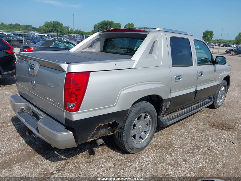 2005 Cadillac Escalade ext VIN 3GYEK62NX5G148570 IAAI salvage auction — NORMAL WEAR, Clear (Illinois), sold $650 on 2026-07-08 (photo 4)