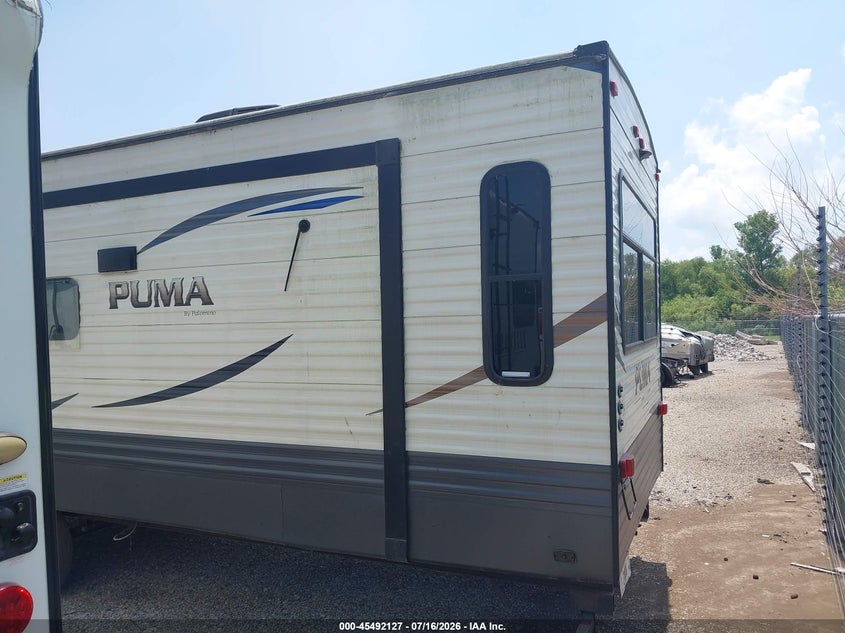 2018 Forest river Puma VIN 4X4TPUP2XJP073838 IAAI salvage auction — STORM DAMAGE, Wait Title, sold $4,300 on 2026-09-09 (photo 3)