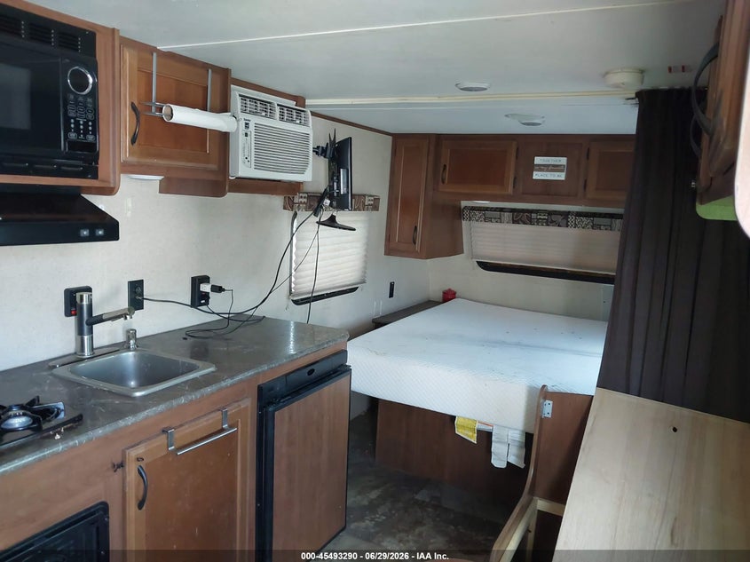 2016 Jayco Jay flight VIN 1UJBJ0AJ3G17A0477 IAAI salvage auction — REAR END, Rebuildable (Florida), sold $3,150 on 2026-07-30 (photo 5)