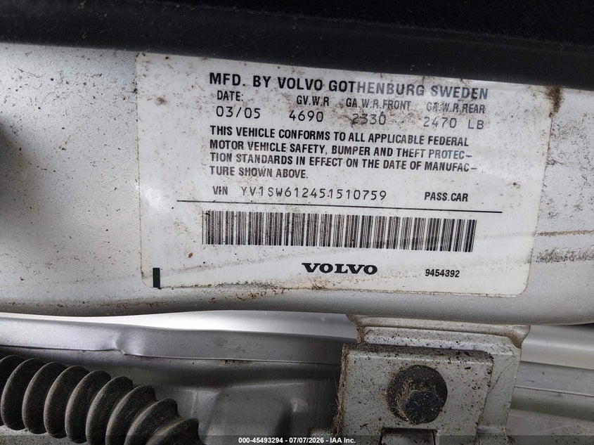 2005 Volvo V70 VIN YV1SW612451510759 IAAI salvage auction — RIGHT SIDE, Clear (Virginia), sold $200 on 2026-07-31 (photo 9)