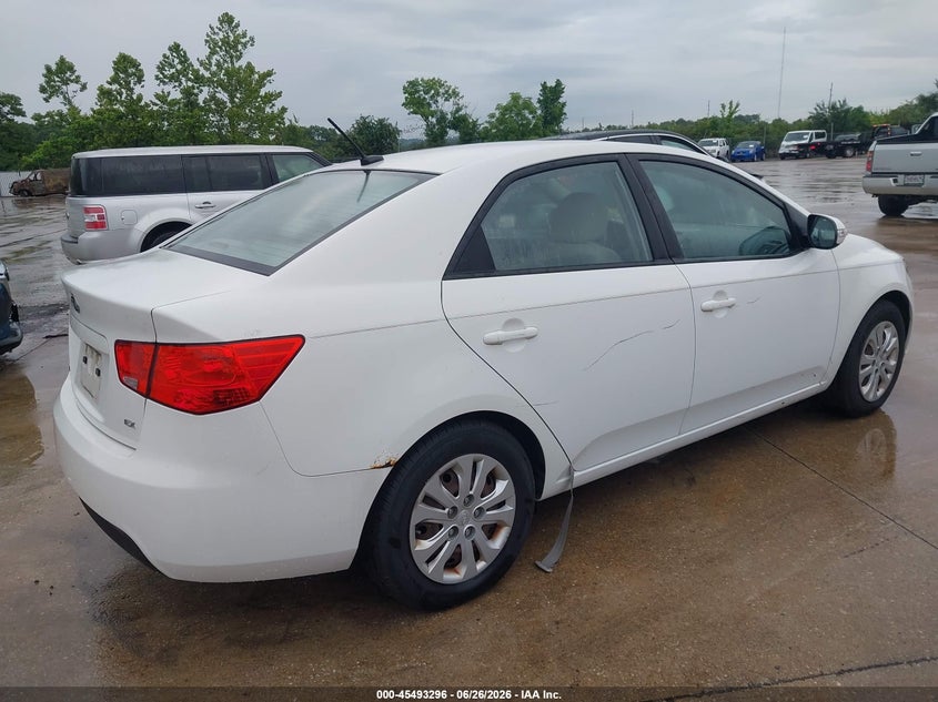 2010 Kia Forte VIN KNAFU4A22A5847397 IAAI salvage auction — NORMAL WEAR, Clear (Missouri), sold $425 on 2026-07-14 (photo 4)