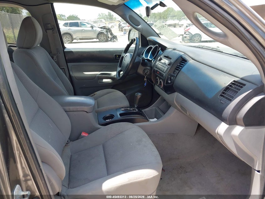 2011 Toyota Tacoma VIN 5TFTX4CN0BX001571 IAAI salvage auction — LEFT & RIGHT, Clear (Florida), sold $5,500 on 2026-08-01 (photo 5)
