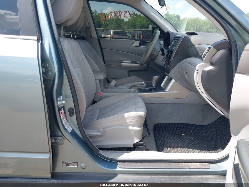 2009 Subaru Forester VIN JF2SH616X9H768933 IAAI salvage auction — REAR END, Salvage (Connecticut), sold $350 on 2026-07-30 (photo 5)