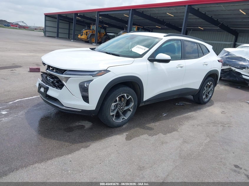 2024 Chevrolet Trax VIN KL77LHE21RC028672 IAAI salvage auction — RIGHT FRONT, Salvage Title, sold $6,300 on 2026-08-01 (photo 2)