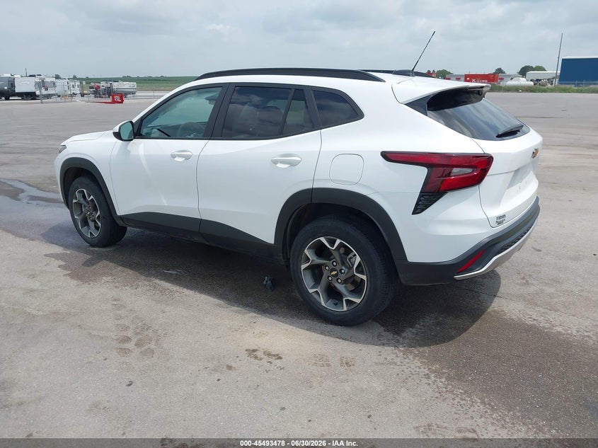 2024 Chevrolet Trax VIN KL77LHE21RC028672 IAAI salvage auction — RIGHT FRONT, Salvage Title, sold $6,300 on 2026-08-01 (photo 3)