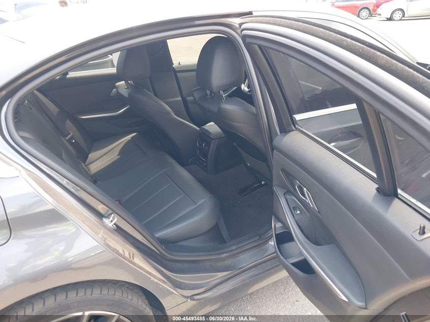 2019 BMW 3er VIN WBA5R7C55KAJ82364 IAAI salvage auction — SIDE, Salvage (Connecticut), sold $8,150 on 2026-07-09 (photo 8)