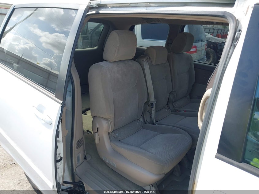 2009 Toyota Sienna VIN 5TDZK23C09S229212 IAAI salvage auction — FRONT & REAR, Salvage (Texas), sold $825 on 2026-07-31 (photo 8)