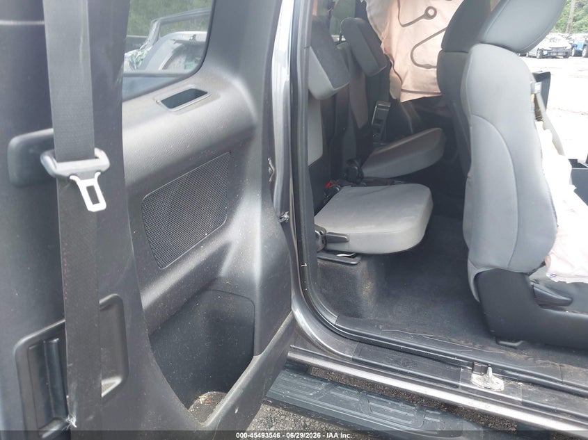 2016 Toyota Tacoma VIN 5TFSZ5AN6GX014461 IAAI salvage auction — LEFT SIDE, Salvage (Ohio), sold $3,450 on 2026-07-28 (photo 8)