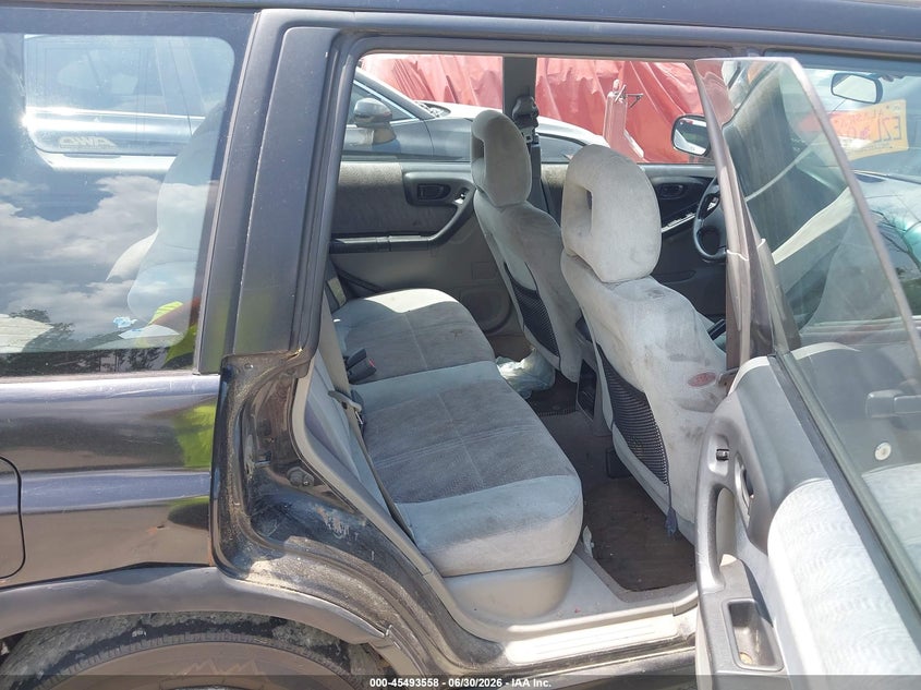 2002 Subaru Forester VIN JF1SF65642G700210 IAAI salvage auction — NORMAL WEAR, Original (Alaska), sold $275 on 2026-07-28 (photo 8)