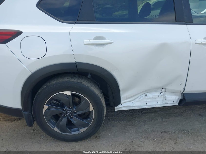 2024 Nissan Rogue VIN JN8BT3BB4RW439183 IAAI salvage auction — RIGHT SIDE, Salvage (California), sold $6,800 on 2026-07-29 (photo 6)
