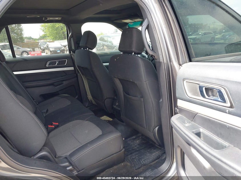 2016 Ford Explorer VIN 1FM5K8D87GGA17292 IAAI salvage auction — NORMAL WEAR, Clear (Indiana), sold $1,950 on 2026-07-24 (photo 8)