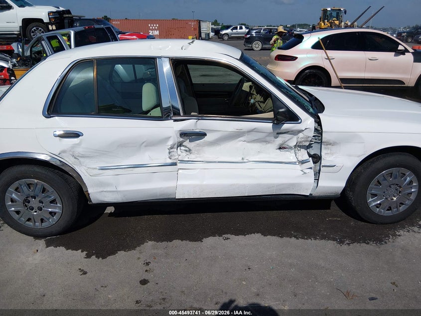 2006 Mercury Grand marquis VIN 2MEFM74V36X612733 IAAI salvage auction — SIDE, Salvage (Missouri), sold $25 on 2026-07-28 (photo 6)