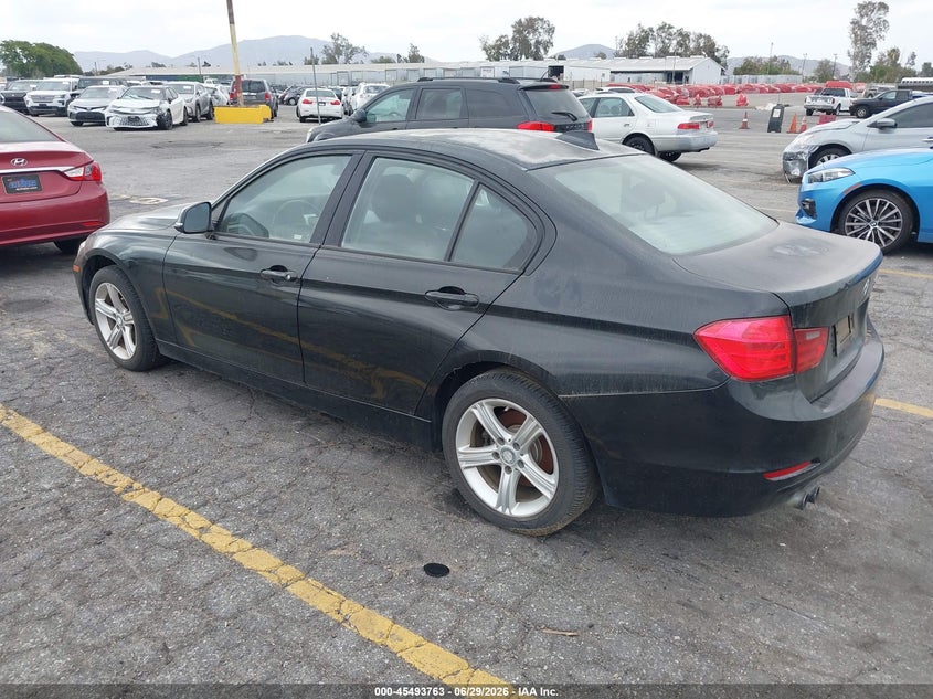 2012 BMW 3er VIN WBA3A5C50CF341248 IAAI salvage auction — NORMAL WEAR, Clear - Dealer Only (California), sold $275 on 2026-07-21 (photo 3)