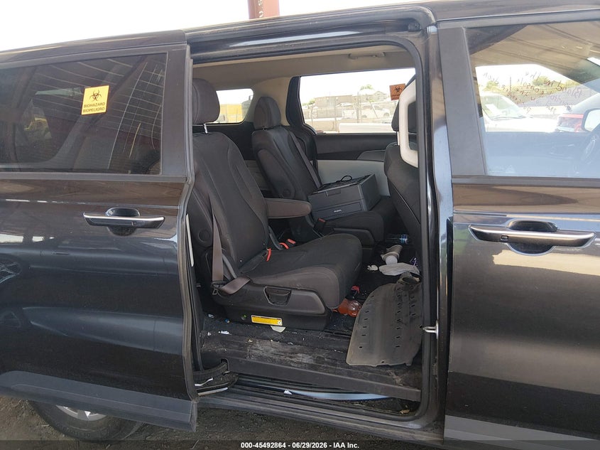 2022 Kia Carnival VIN KNDNB4H3XN6185149 IAAI salvage auction — REAR END, Salvage (Arizona), sold $8,500 on 2026-08-25 (photo 8)