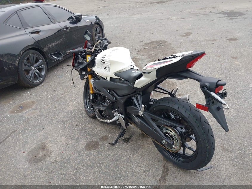 2026 Yamaha VIN MH3RH25E3TK010225 IAAI salvage auction — FRONT END, Salvage Title, sold $1,600 on 2026-09-02 (photo 3)