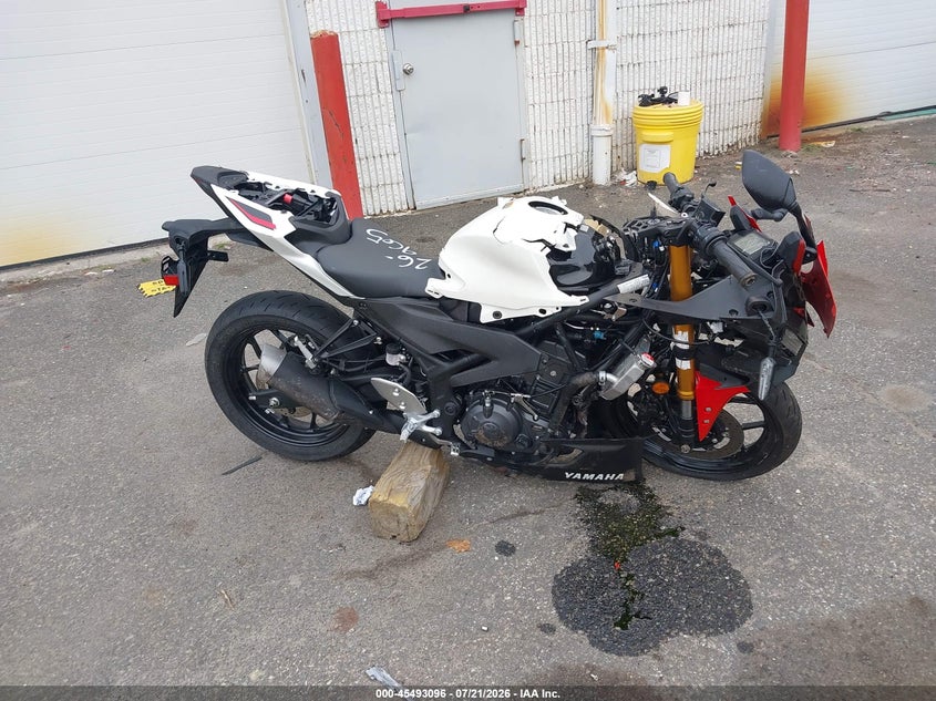 2026 Yamaha VIN MH3RH25E3TK010225 IAAI salvage auction — FRONT END, Salvage Title, sold $1,600 on 2026-09-02 (photo 8)