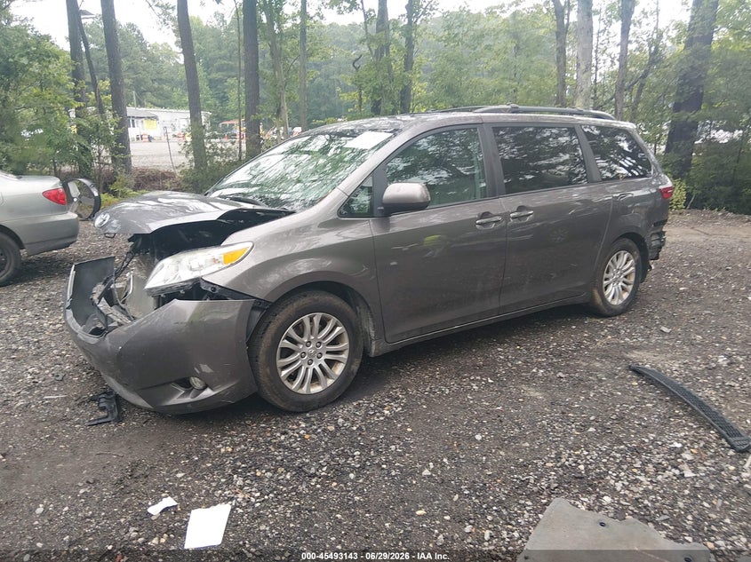2015 Toyota Sienna VIN 5TDYK3DC5FS605060 IAAI salvage auction — FRONT & REAR, Salvage (Virginia), sold $575 on 2026-07-28 (photo 2)