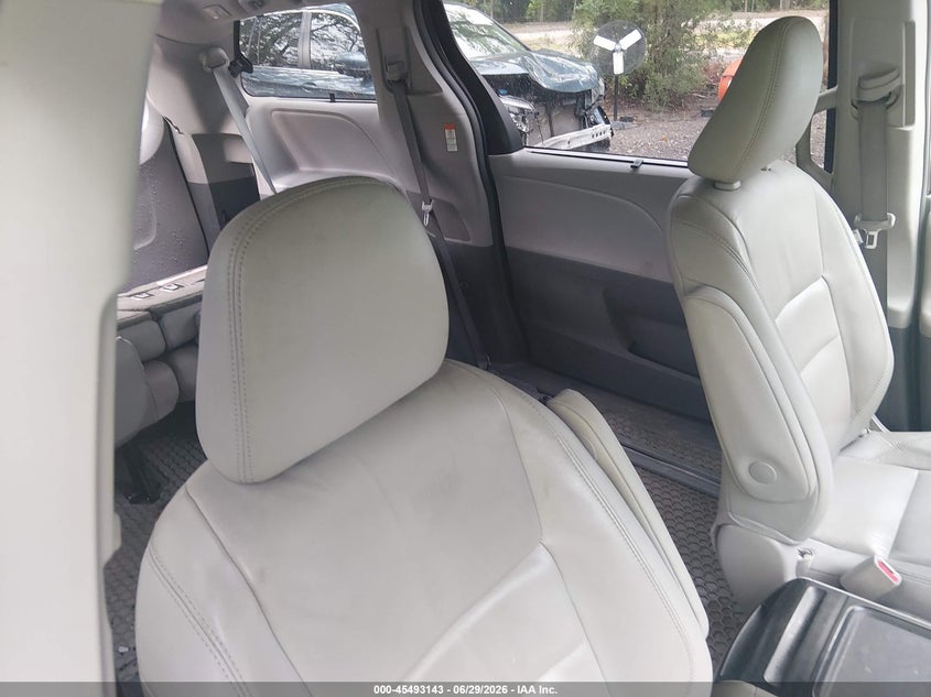 2015 Toyota Sienna VIN 5TDYK3DC5FS605060 IAAI salvage auction — FRONT & REAR, Salvage (Virginia), sold $575 on 2026-07-28 (photo 8)
