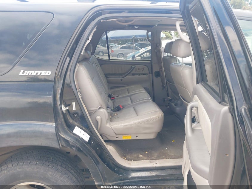 2001 Toyota Sequoia VIN 5TDZT38A31S011201 IAAI salvage auction — NORMAL WEAR, Salvage Title - Dealer (California), sold $400 on 2026-07-29 (photo 8)