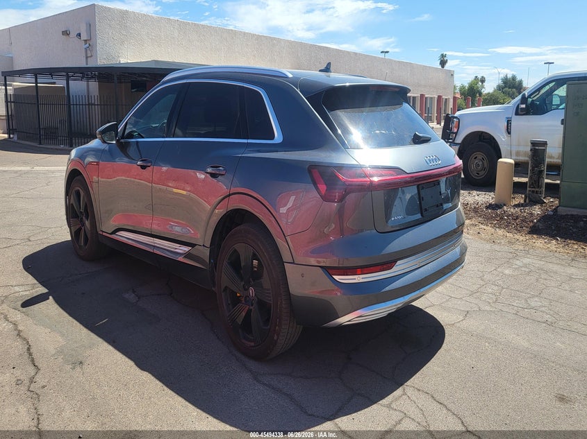 2019 Audi E-tron VIN WA1VAAGE1KB007017 IAAI salvage auction — NORMAL WEAR, Clear (Arizona), sold $8,100 on 2026-07-11 (photo 3)
