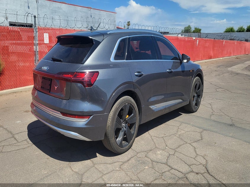 2019 Audi E-tron VIN WA1VAAGE1KB007017 IAAI salvage auction — NORMAL WEAR, Clear (Arizona), sold $8,100 on 2026-07-11 (photo 4)