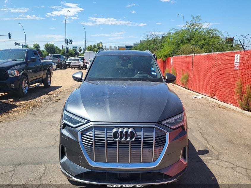 2019 Audi E-tron VIN WA1VAAGE1KB007017 IAAI salvage auction — NORMAL WEAR, Clear (Arizona), sold $8,100 on 2026-07-11 (photo 6)