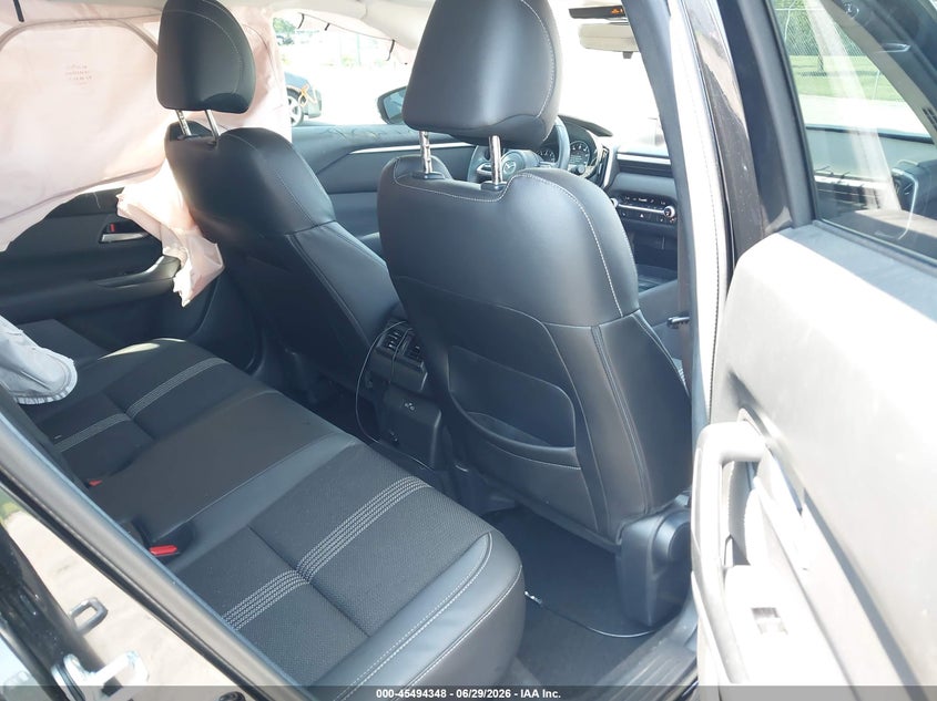 2025 Mazda Cx-50 VIN 7MMVABDM8SN355905 IAAI salvage auction — SIDE, Wait Title, sold $9,100 on 2026-08-21 (photo 8)