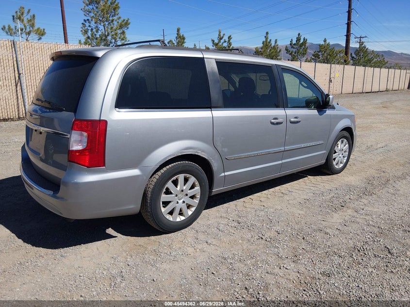 2015 Chrysler Town & country VIN 2C4RC1BG0FR696629 IAAI salvage auction — NORMAL WEAR, Clear-Dealer Only (Washington), sold $1,450 on 2026-07-17 (photo 4)