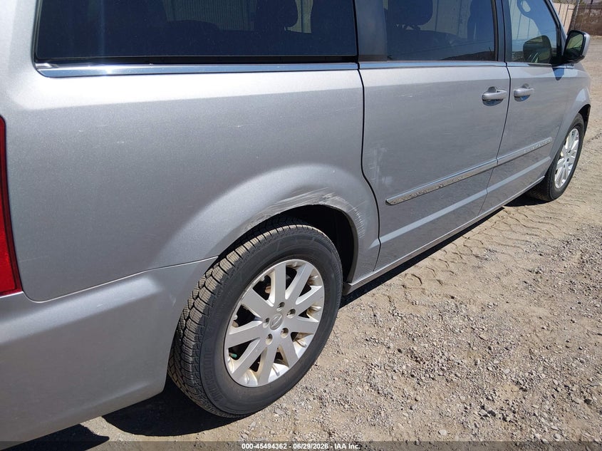 2015 Chrysler Town & country VIN 2C4RC1BG0FR696629 IAAI salvage auction — NORMAL WEAR, Clear-Dealer Only (Washington), sold $1,450 on 2026-07-17 (photo 6)