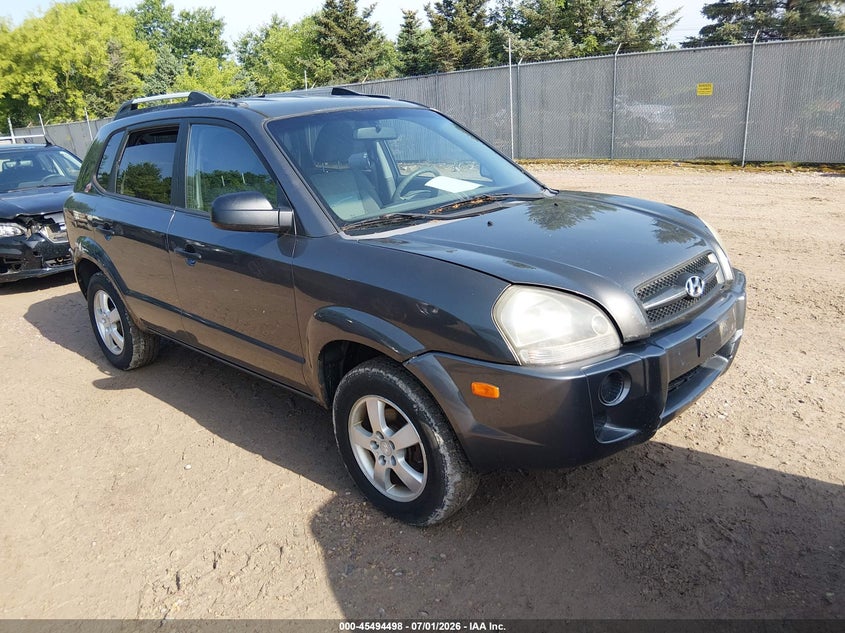 2008 Hyundai Tucson VIN KM8JM12B98U857401 IAAI salvage auction — NORMAL WEAR, Clear-Endorsement (Wisconsin), sold $400 on 2026-07-22 (photo 1)