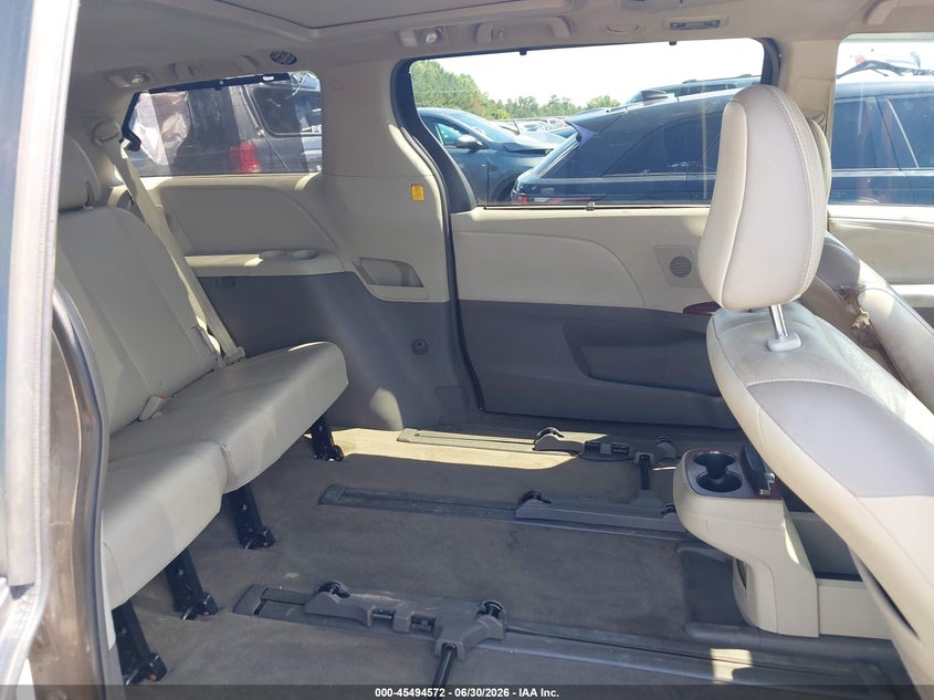 2011 Toyota Sienna VIN 5TDDK3DCXBS027255 IAAI salvage auction — LEFT SIDE, Salvage (Idaho), sold $1,650 on 2026-07-22 (photo 8)