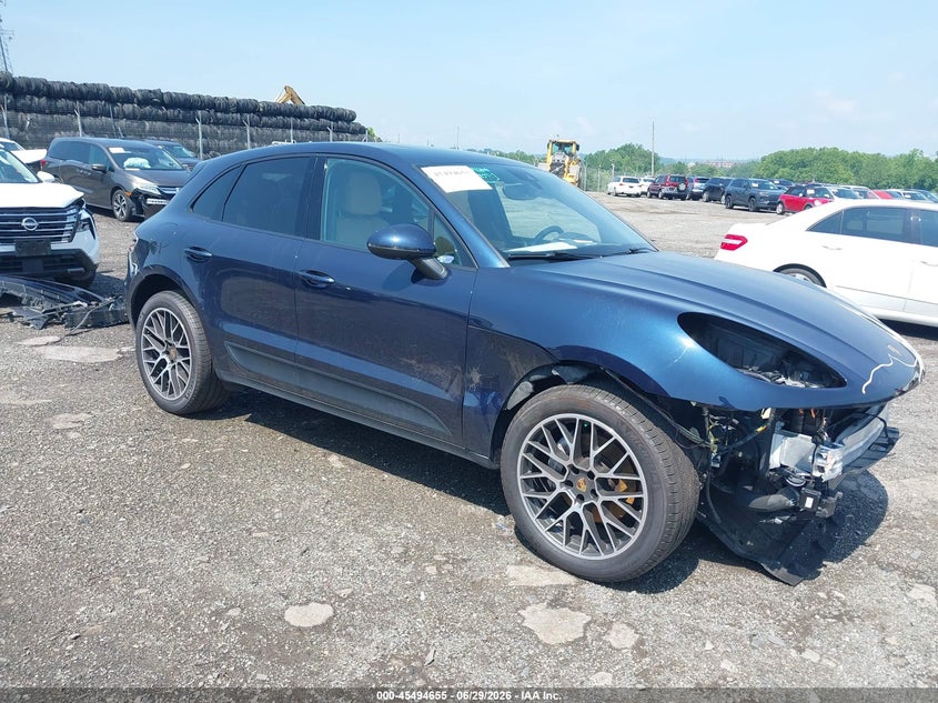 2018 Porsche Macan VIN WP1AA2A50JLB16949 IAAI salvage auction — RIGHT FRONT, Salvage (Pennsylvania), sold $11,600 on 2026-07-17 (photo 1)