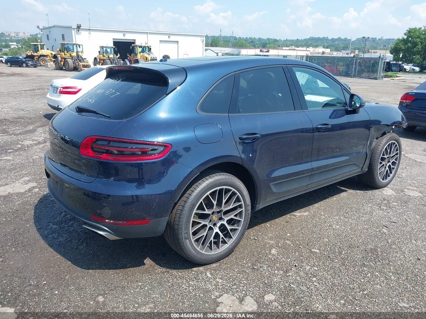 2018 Porsche Macan VIN WP1AA2A50JLB16949 IAAI salvage auction — RIGHT FRONT, Salvage (Pennsylvania), sold $11,600 on 2026-07-17 (photo 4)