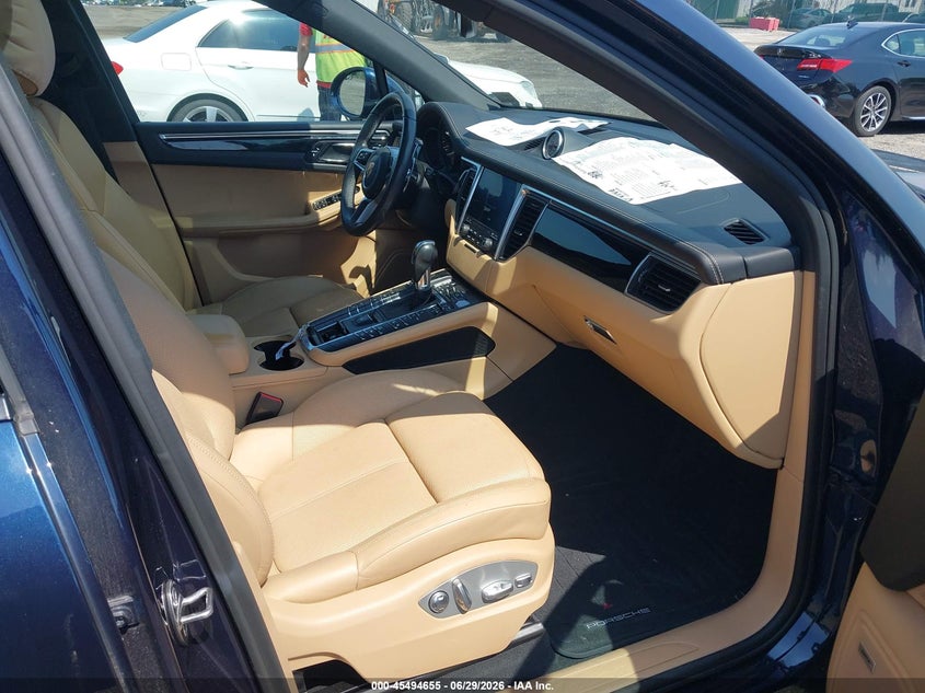 2018 Porsche Macan VIN WP1AA2A50JLB16949 IAAI salvage auction — RIGHT FRONT, Salvage (Pennsylvania), sold $11,600 on 2026-07-17 (photo 5)
