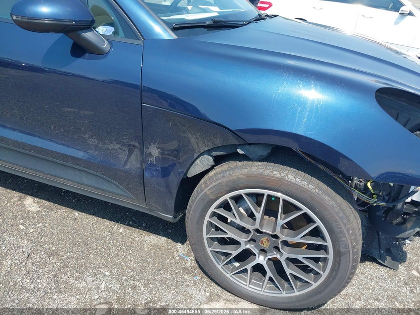 2018 Porsche Macan VIN WP1AA2A50JLB16949 IAAI salvage auction — RIGHT FRONT, Salvage (Pennsylvania), sold $11,600 on 2026-07-17 (photo 6)