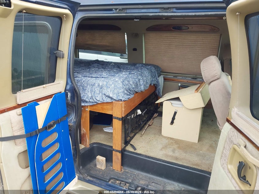 2002 Chevrolet Express 2500 VIN 1GBFG15M321216630 IAAI salvage auction — NORMAL WEAR, Clear (Washington), sold $325 on 2026-07-08 (photo 8)