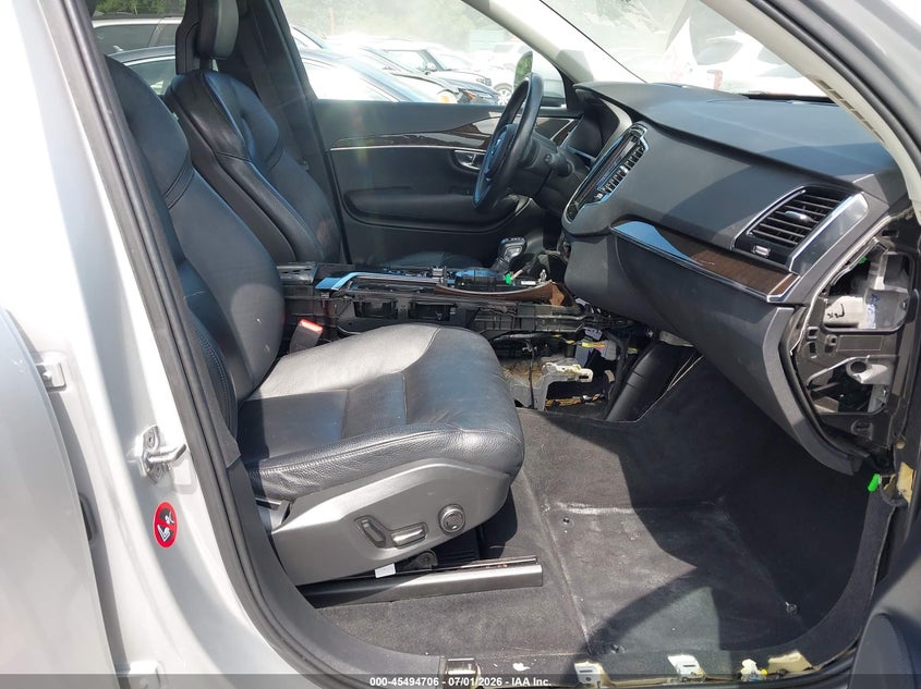 2016 Volvo Xc90 VIN YV4A22PK4G1076744 IAAI salvage auction — NO DAMAGE, Salvage (South Carolina), sold $825 on 2026-07-28 (photo 5)