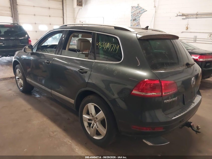 2011 Volkswagen Touareg VIN WVGFK9BPXBD006740 IAAI salvage auction — NORMAL WEAR, Clear (Minnesota), sold $1,450 on 2026-07-08 (photo 3)