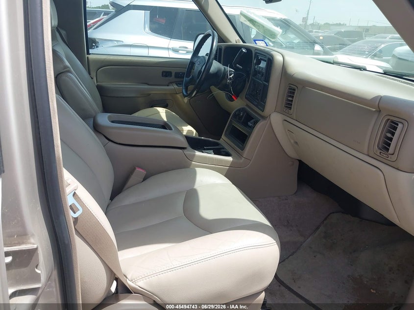 2004 Chevrolet Suburban 1500 VIN 3GNEC16Z84G279358 IAAI salvage auction — NORMAL WEAR, Original (Texas), sold $1,875 on 2026-07-08 (photo 5)